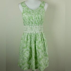 BNWT Red Camel Lime Green and White Damask Size 7 Dress